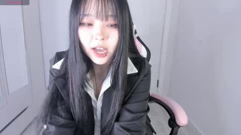 Snapshot of ichigo_o chatting on 02.19.25 Hitomi online show from 02.19.25