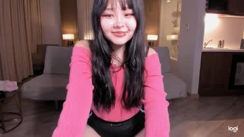 Snapshot of ichigo_o chatting on 03.08.25 Hitomi online show from 03.08.25