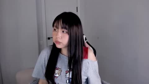 Hitomi   online show from 10.13.25