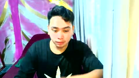 Snapshot of iconic_vince chatting on 09.21.25 iconic_vince online show from 09.21.25