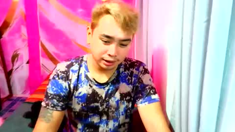 Snapshot of iconic_vince chatting on 09.29.25 iconic_vince online show from 09.29.25