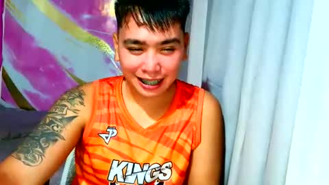 Snapshot of iconic_vince chatting on 10.12.25 iconic_vince online show from 10.12.25
