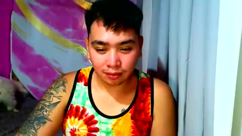 Snapshot of iconic_vince chatting on 10.16.25 iconic_vince online show from 10.16.25