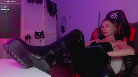 Mary online show from 12.20.24