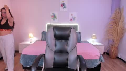 Icy online show from 04.15.26