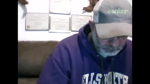 idkwhyidothis348732 online show from 01.08.25