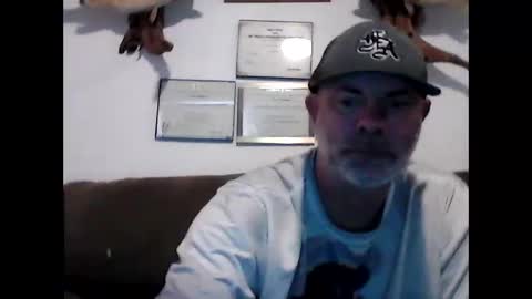 idkwhyidothis348732 online show from 02.15.25