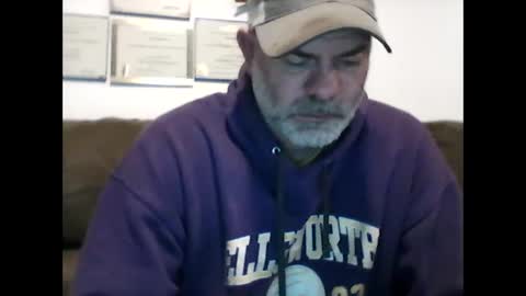 idkwhyidothis348732 online show from 02.18.25