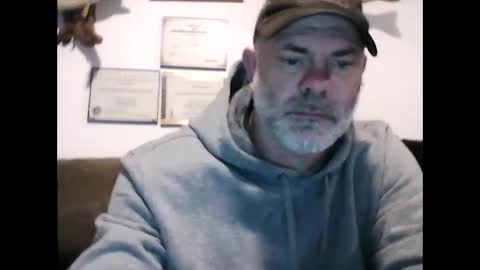 idkwhyidothis348732 online show from 02.18.25