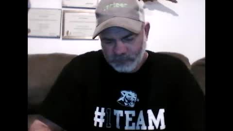 idkwhyidothis348732 online show from 02.27.25