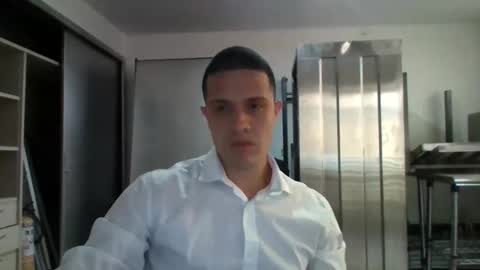 idris izan online show from 10.27.25