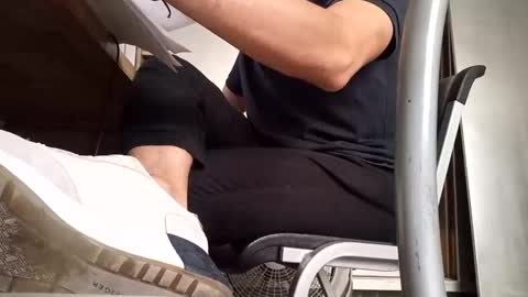 idris izan online show from 10.29.25