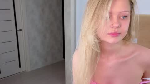 Snapshot of ifiwasyourgf chatting on 12.15.24 Lisa online show from 12.15.24