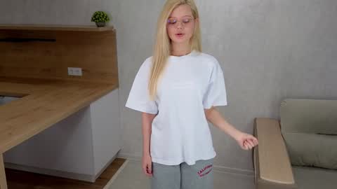 Snapshot of ifiwasyourgf chatting on 01.31.25 Lisa online show from 01.31.25