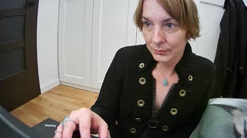 Snapshot of ifk_donkeysfr chatting on 10.02.25 Ifk Donkeys online show from 10.02.25