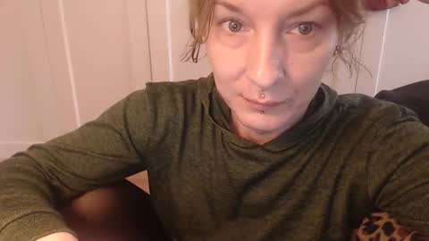 Snapshot of ifk_donkeysfr chatting on 11.14.25 Ifk Donkeys online show from 11.14.25