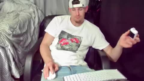 Snapshot of igetherwetter chatting on 02.14.25 Amiri Roue online show from 02.14.25