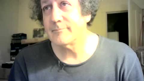 Snapshot of ignoredlittlestloser chatting on 12.31.24 ignoredlittlestloser online show from 12.31.24