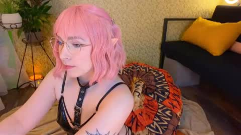 Emmy  help me reach 100 thumbs up online show from 11.08.25