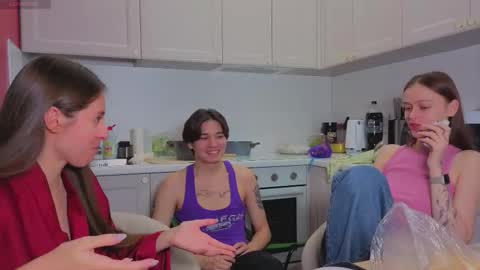 Julia and Mira online show from 11.28.25