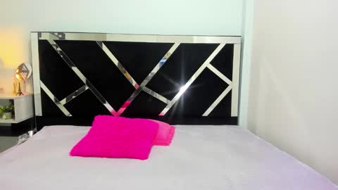 Isabella online show from 09.20.25