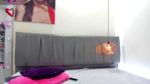 Snapshot of iisabella_noa chatting on 06.23.26 Isabella online show from 06.23.26