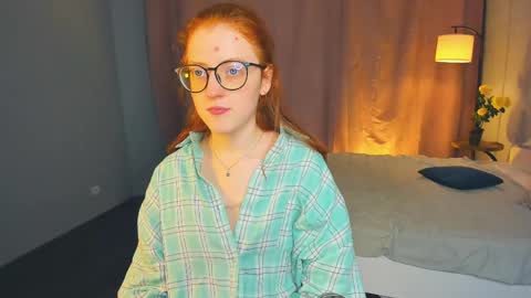 Snapshot of ilanacruice chatting on 05.28.26 Ilana online show from 05.28.26