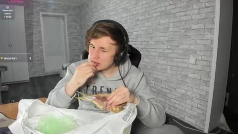 Snapshot of iliaskrislove chatting on 02.21.25 iliaskris online show from 02.21.25