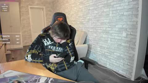 Snapshot of iliaskrislove chatting on 03.06.25 iliaskris online show from 03.06.25