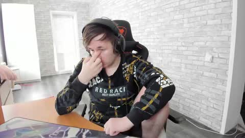 Snapshot of iliaskrislove chatting on 03.11.25 iliaskris online show from 03.11.25