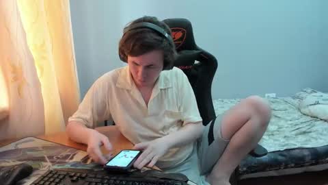 Snapshot of iliaskrislove chatting on 09.15.25 iliaskris online show from 09.15.25