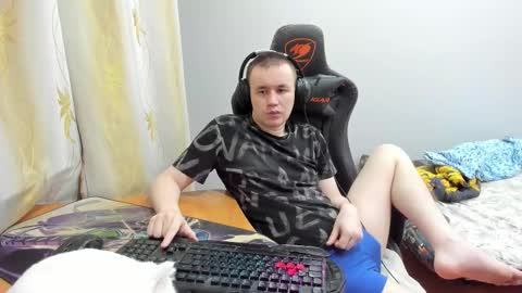 Snapshot of iliaskrislove chatting on 10.12.25 iliaskris online show from 10.12.25