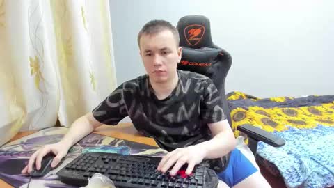 Snapshot of iliaskrislove chatting on 10.13.25 iliaskris online show from 10.13.25