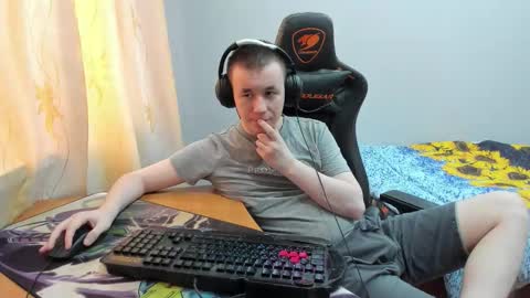 Snapshot of iliaskrislove chatting on 10.15.25 iliaskris online show from 10.15.25