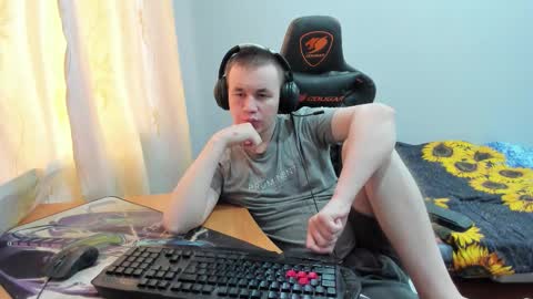 Snapshot of iliaskrislove chatting on 10.17.25 iliaskris online show from 10.17.25