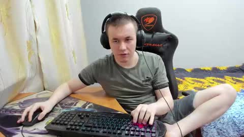 Snapshot of iliaskrislove chatting on 10.19.25 iliaskris online show from 10.19.25