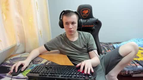 Snapshot of iliaskrislove chatting on 10.22.25 iliaskris online show from 10.22.25