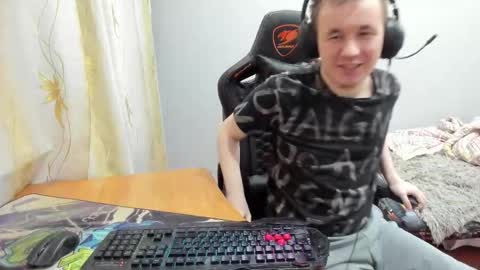 Snapshot of iliaskrislove chatting on 11.06.25 iliaskris online show from 11.06.25