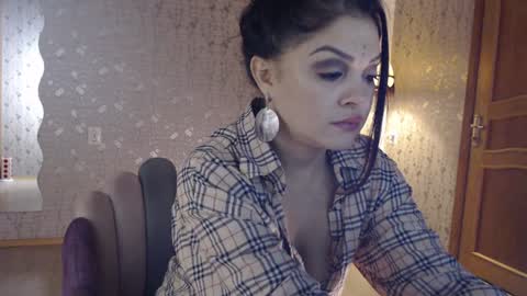 Adelia online show from 01.30.25