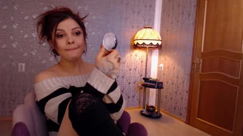 Adelia online show from 02.20.25