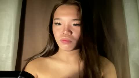 Snapshot of ill_moan_foryouxx chatting on 12.14.25 QUEEN KATH online show from 12.14.25