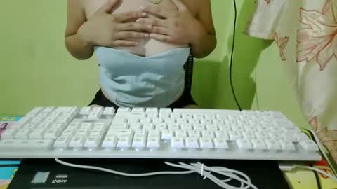 Snapshot of ilove2cum4uxox chatting on 11.07.25 ilove2cum4uxox online show from 11.07.25