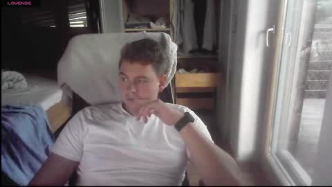 Snapshot of iloveyoutoo2000 chatting on 09.30.25 iloveyoutoo2000 online show from 09.30.25