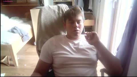 Snapshot of iloveyoutoo2000 chatting on 10.22.25 iloveyoutoo2000 online show from 10.22.25