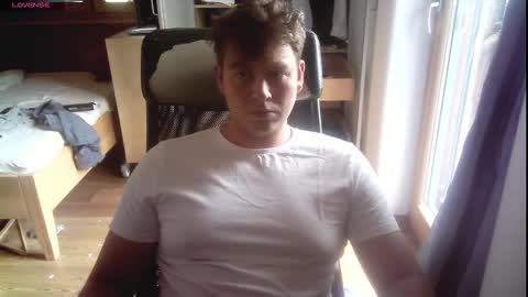 Snapshot of iloveyoutoo2000 chatting on 10.24.25 iloveyoutoo2000 online show from 10.24.25