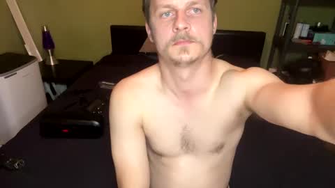 Snapshot of iluvasssss chatting on 02.22.25 Iluvasssss online show from 02.22.25