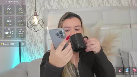 Snapshot of im_dalhia chatting on 12.01.25 DAHLIA online show from 12.01.25