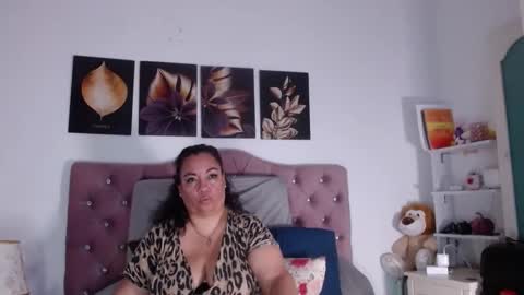 Snapshot of im_helenn_ chatting on 09.24.25 Hellen online show from 09.24.25