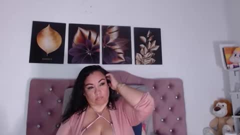 Snapshot of im_helenn_ chatting on 09.28.25 Hellen online show from 09.28.25