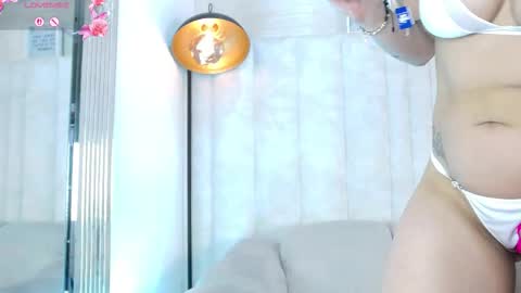 Snapshot of im_helina chatting on 10.24.25 Helina online show from 10.24.25